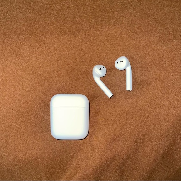 apple airpods (2nd generation)  on hold - Picture 3 of 5